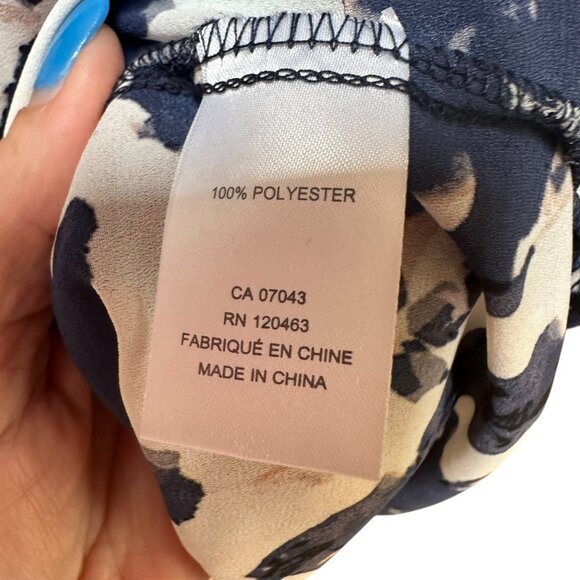 Cynthia Rowley Blouse Floral Print Ruffle Sleeve Blue White 1/4 Button‎ Front 2X - Picture 7 of 7